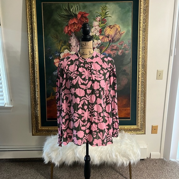 Boden Tops - Boden Flora Bloom Deep Smocked Cuff Top